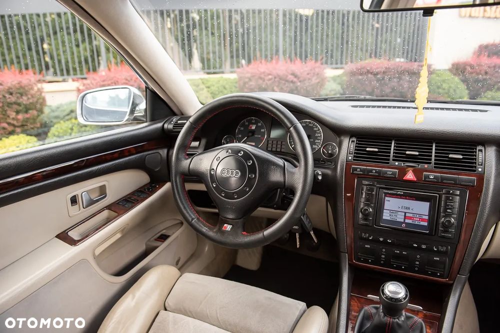 Audi S8 4.2 Quattro - 23