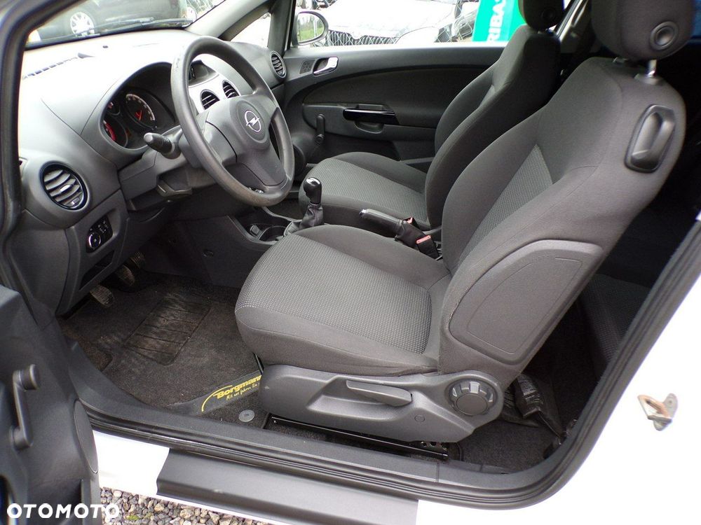 Opel Corsa - 25