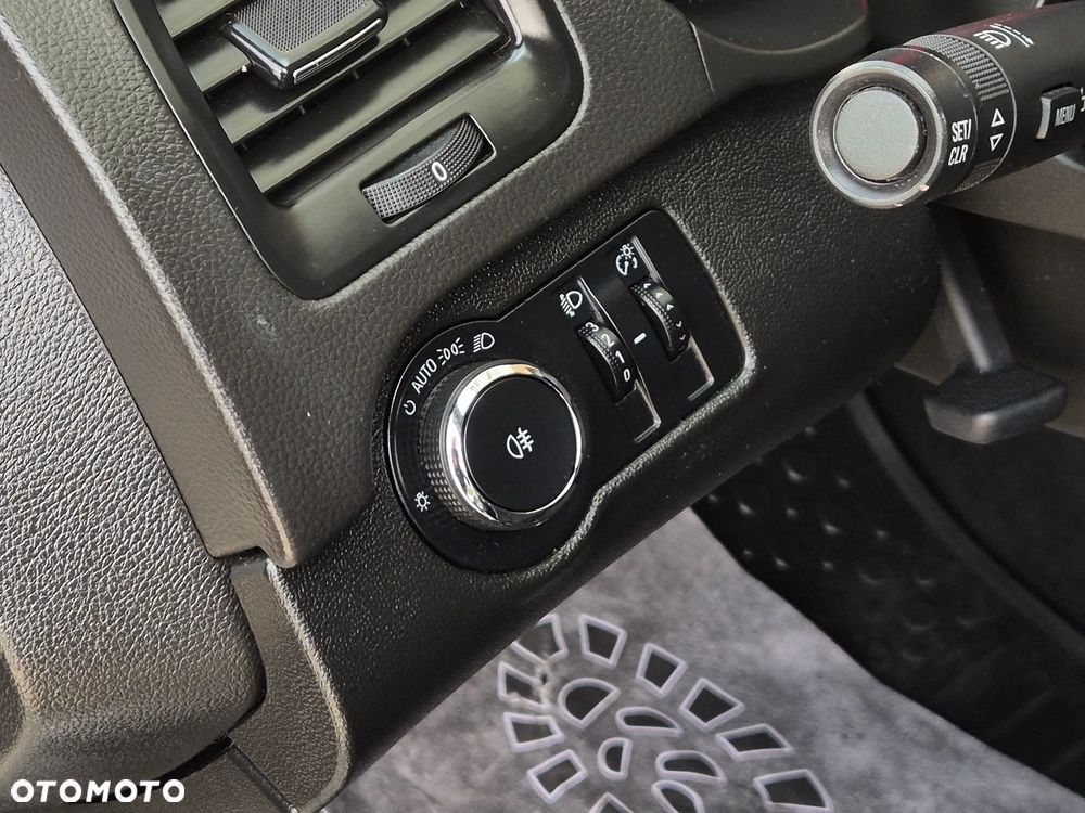 Opel Insignia - 23