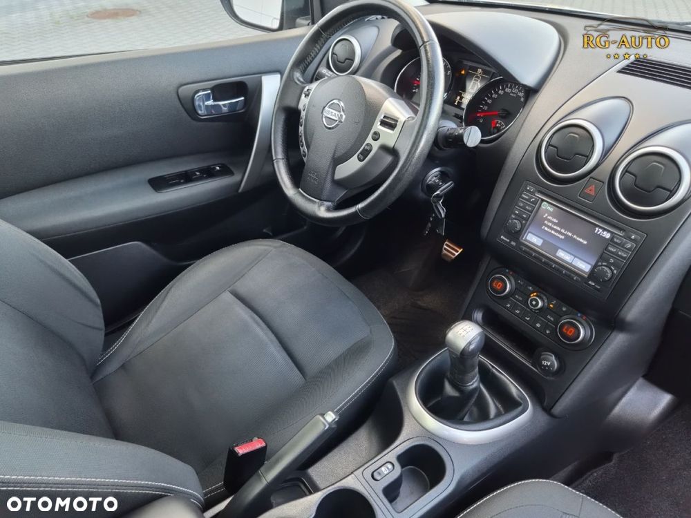 Nissan Qashqai+2 - 25