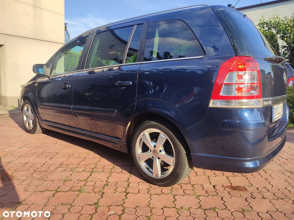 Opel Zafira - 10