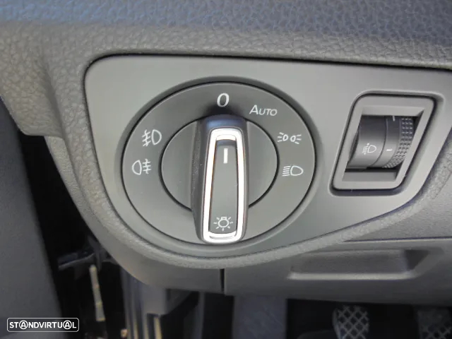 VW Golf Sportsvan 1.6 TDI Confortline - 15