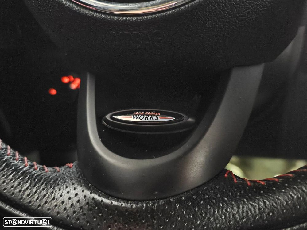 MINI 3 Portas John Cooper Works Aut. - 26