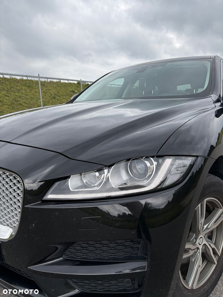 Jaguar F-Pace - 9