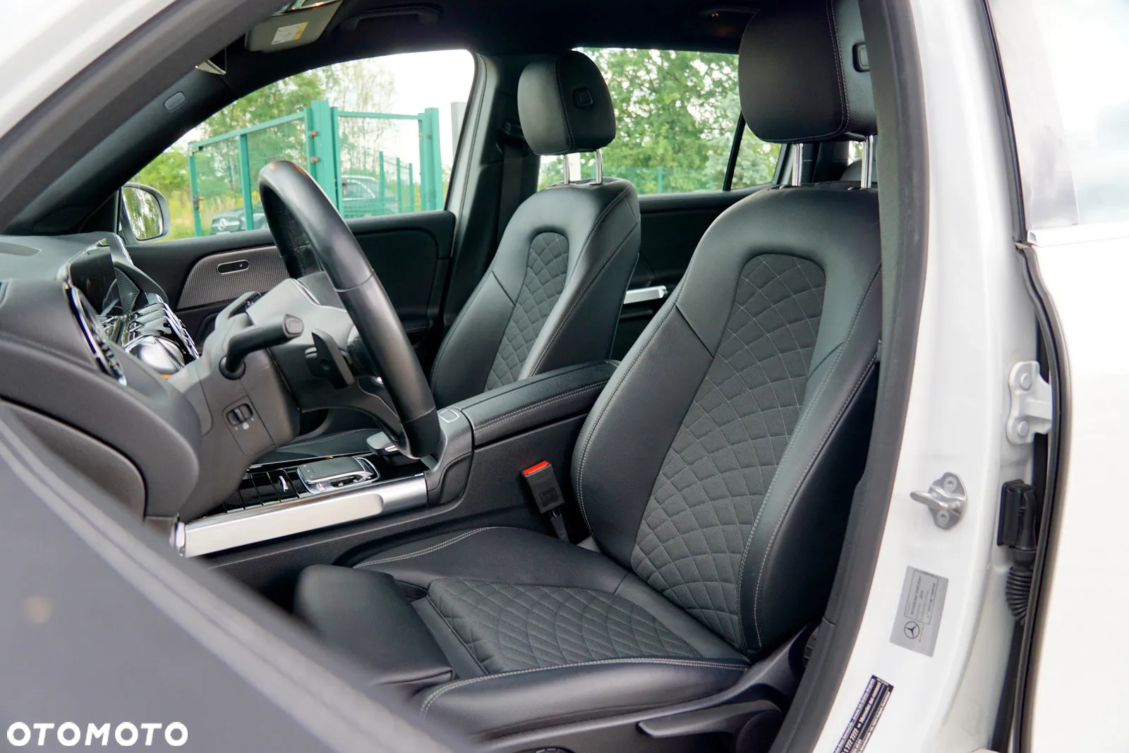 Mercedes-Benz GLB 200 7G-DCT Progressive - 19
