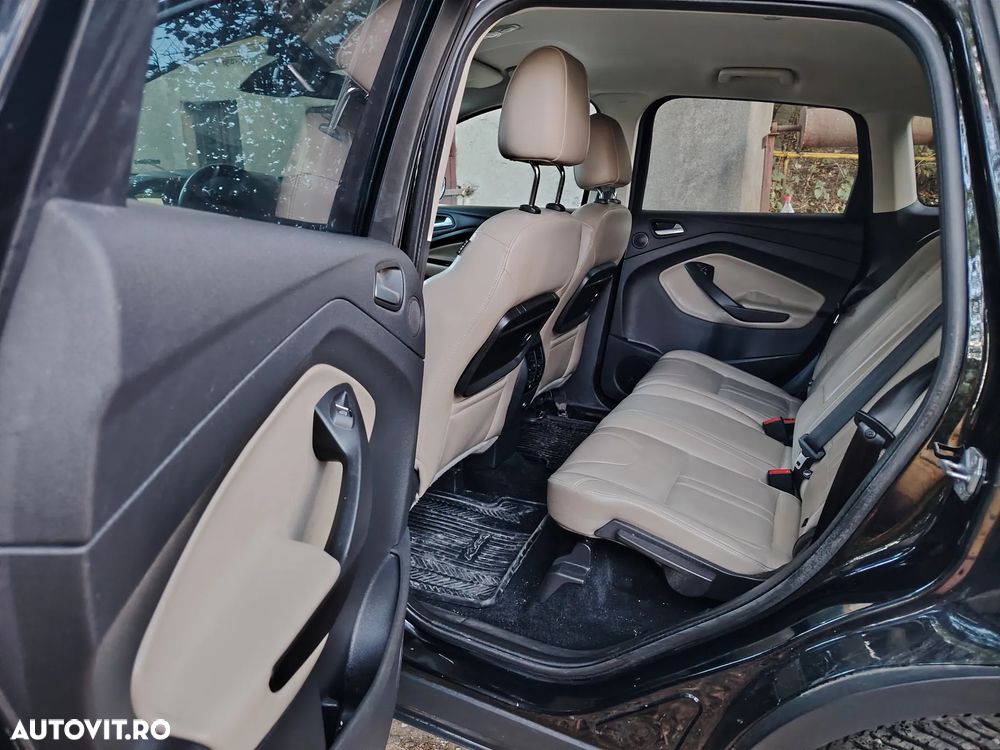 Ford Kuga 2.0 TDCi 4WD Powershift ST-Line - 10