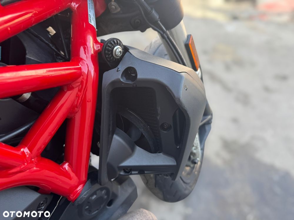 Ducati Monster - 16