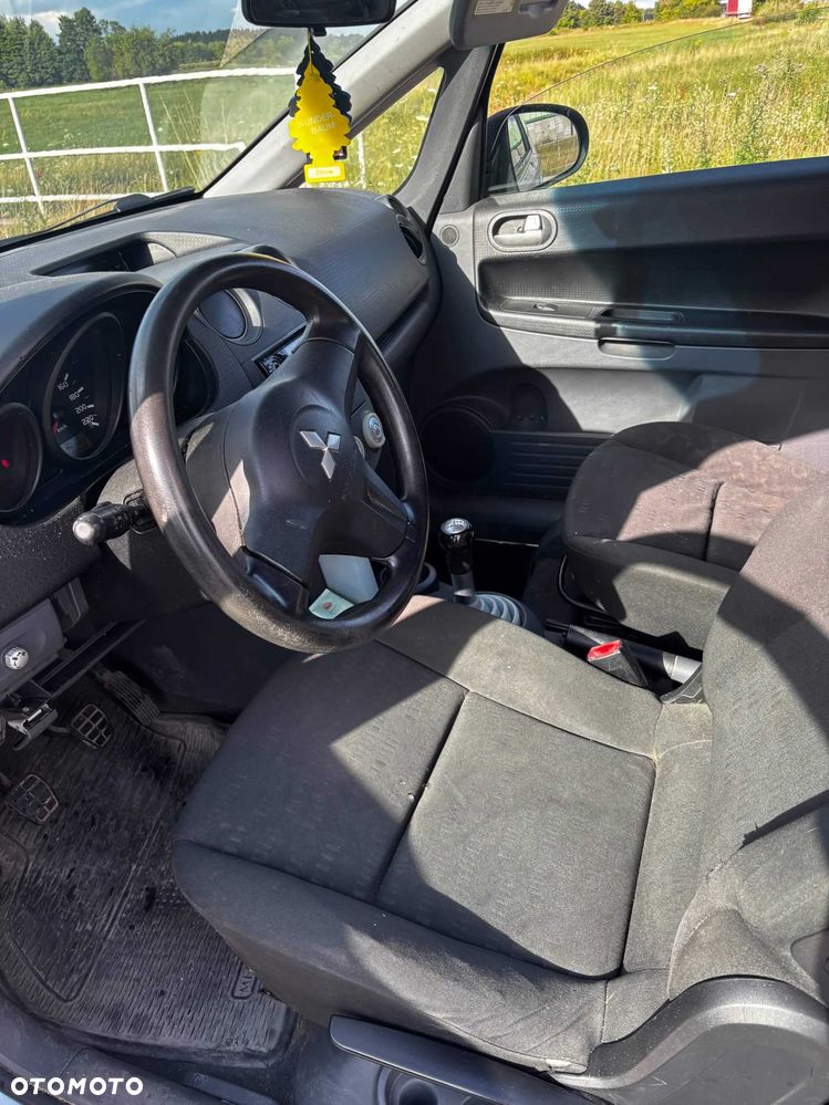 Mitsubishi Colt - 5