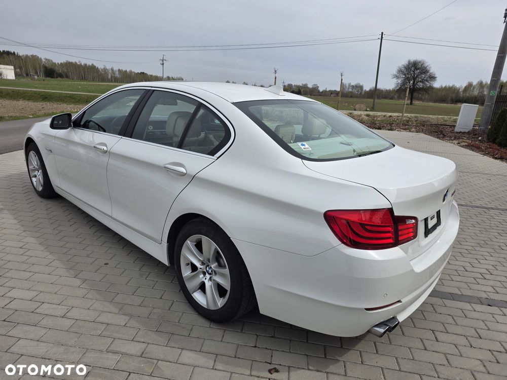 BMW Seria 5 528i Sport-Aut - 4