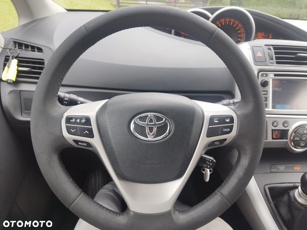 Toyota Verso - 5