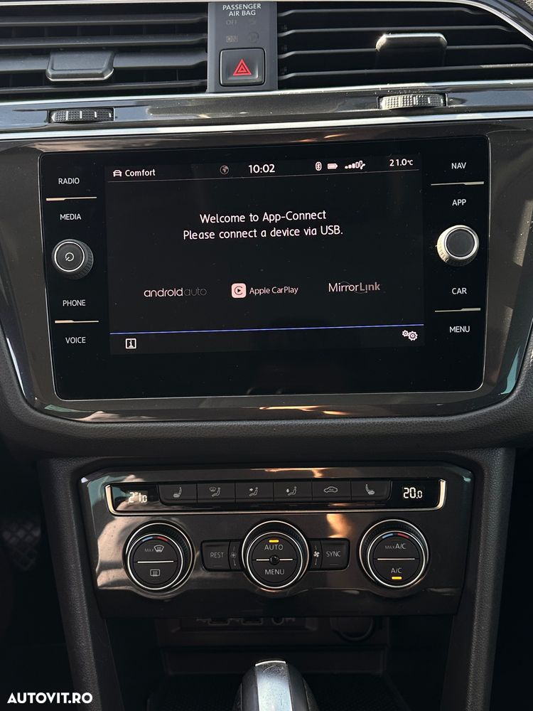 Volkswagen Tiguan - 11
