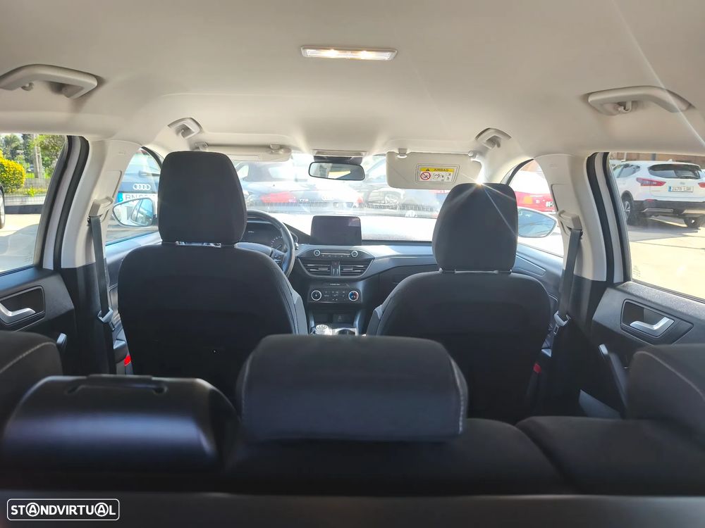 Ford Focus SW - 16
