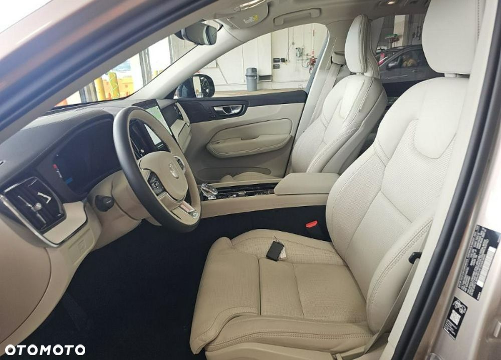 Volvo XC 60 B5 B AWD Ultra Dark - 7