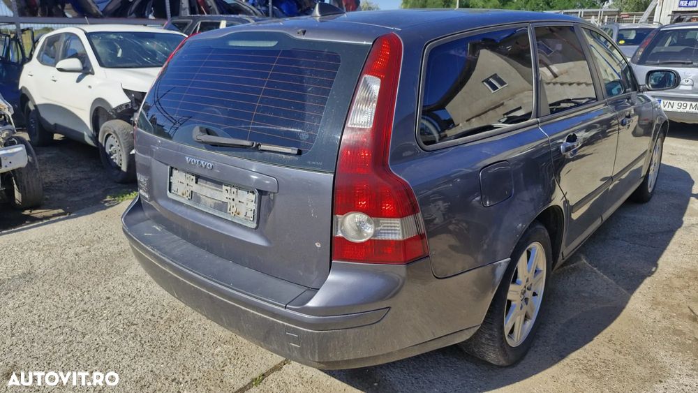 Dezmembram Volvo V50 an 2007 motor 1.6 Diesel Euro 4 - 9