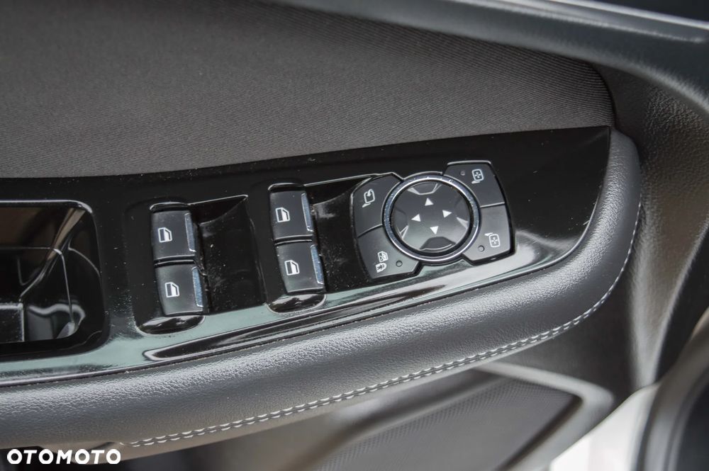 Ford S-Max 2.5 Duratec FHEV TITANIUM - 12