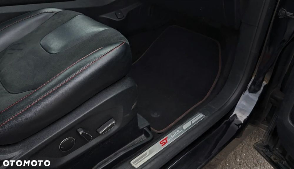 Ford Edge - 8