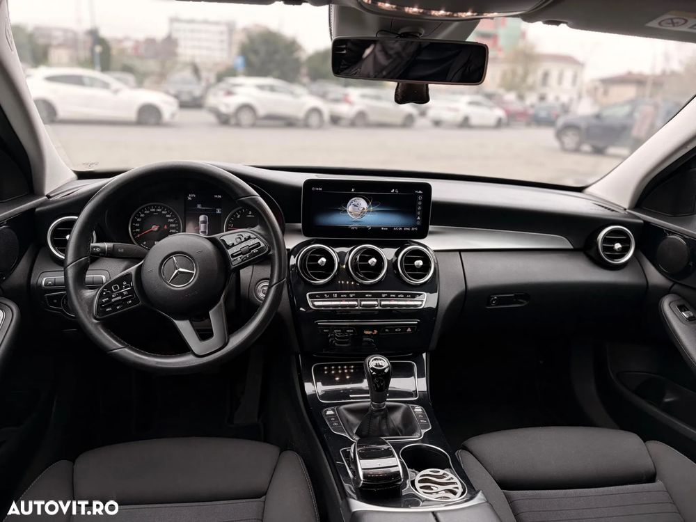 Mercedes-Benz C - 12