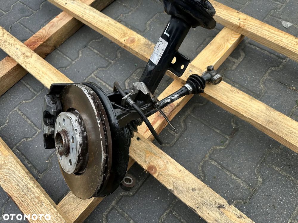 VW T-CROSS 24- PRAWY AMORTYZATOR ZWROTNICA TARCZA KOMPLET 2Q0413031 - 2