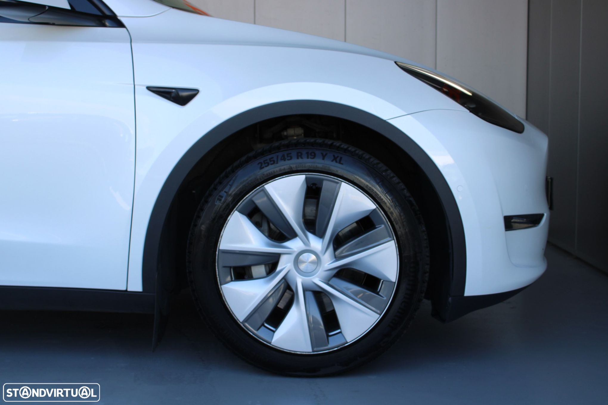 Tesla Model Y Long Range Dual Motor AWD - 25