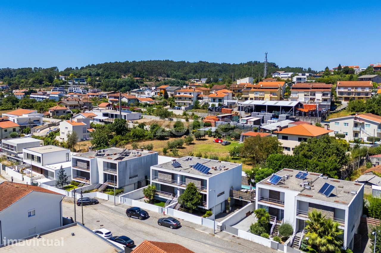 Moradia T3 Geminada com Piscina em Este - Braga - Grande imagem: 3/58