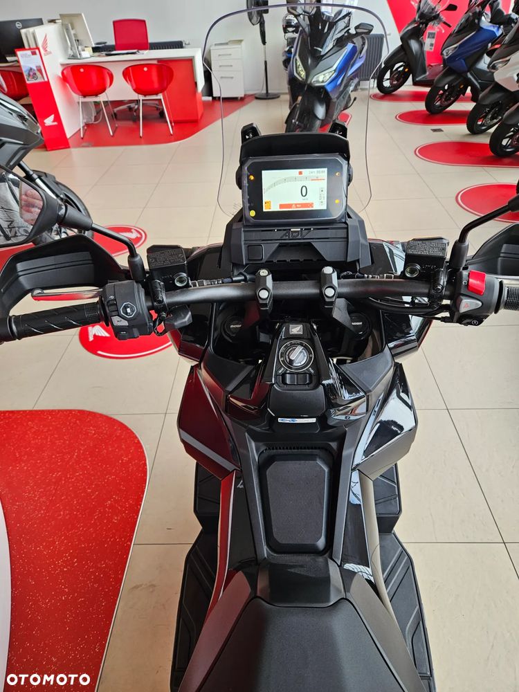 Honda ADV350 - 15