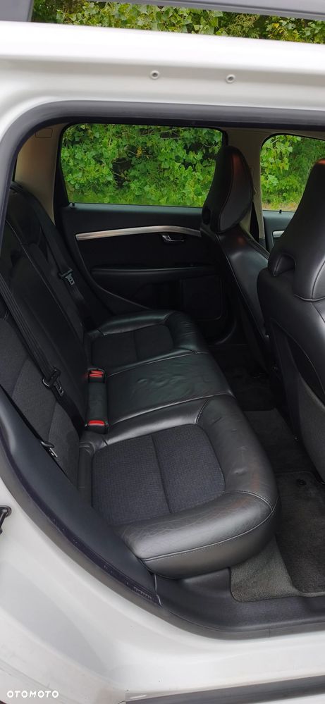 Volvo V70 2.5T Momentum - 13