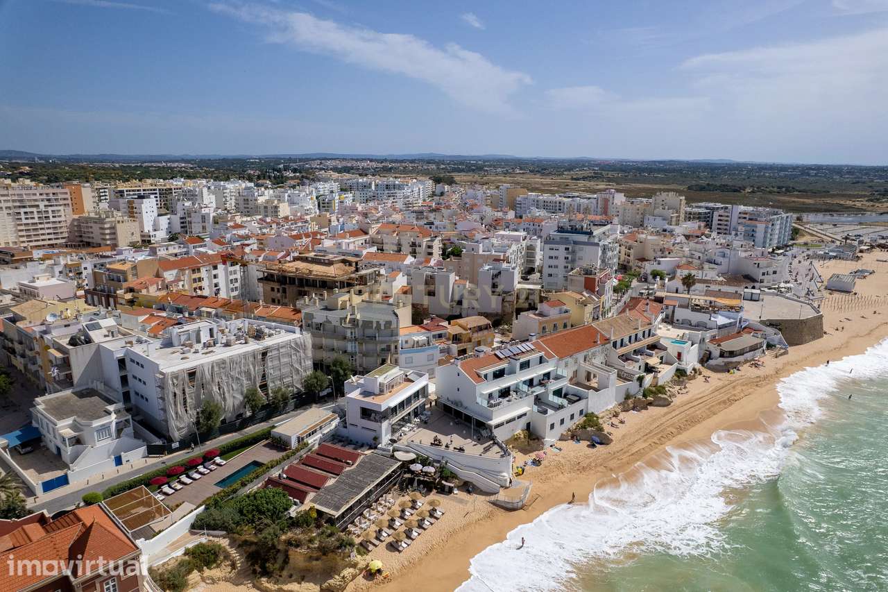 T3 Renovado a 50 Metros da Praia em Armação de Pêra - Grande imagem: 2/37
