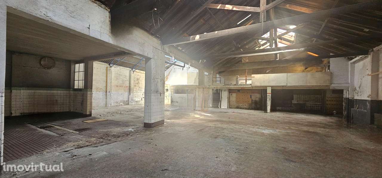 VENDE-SE PAVILHÃO / ARMAZÉM EM  LISBOA, PRAÇA DE ESPANHA - Grande imagem: 3/15