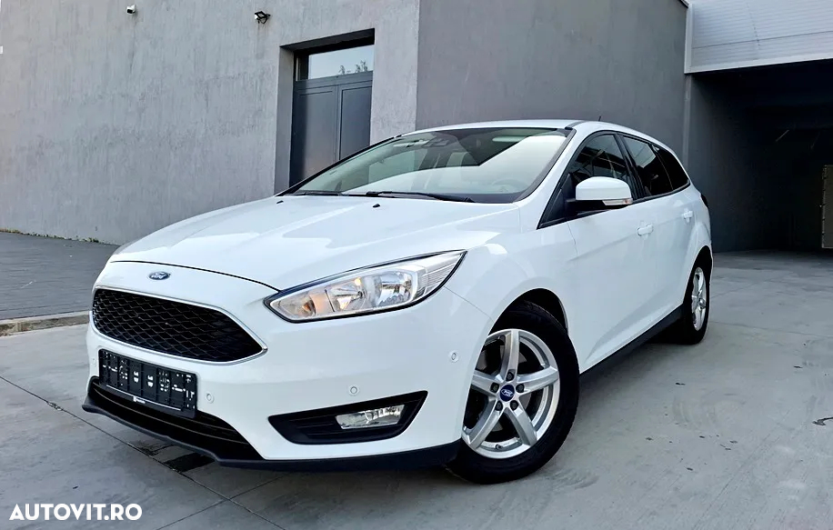 Ford Focus 2.0 TDCI Powershift Titanium - 9