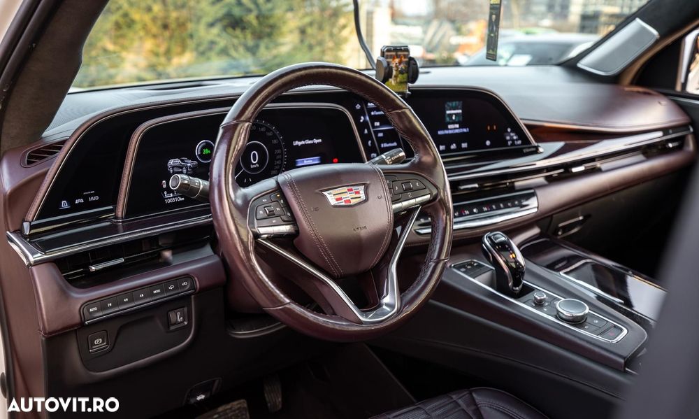 Cadillac Escalade - 17