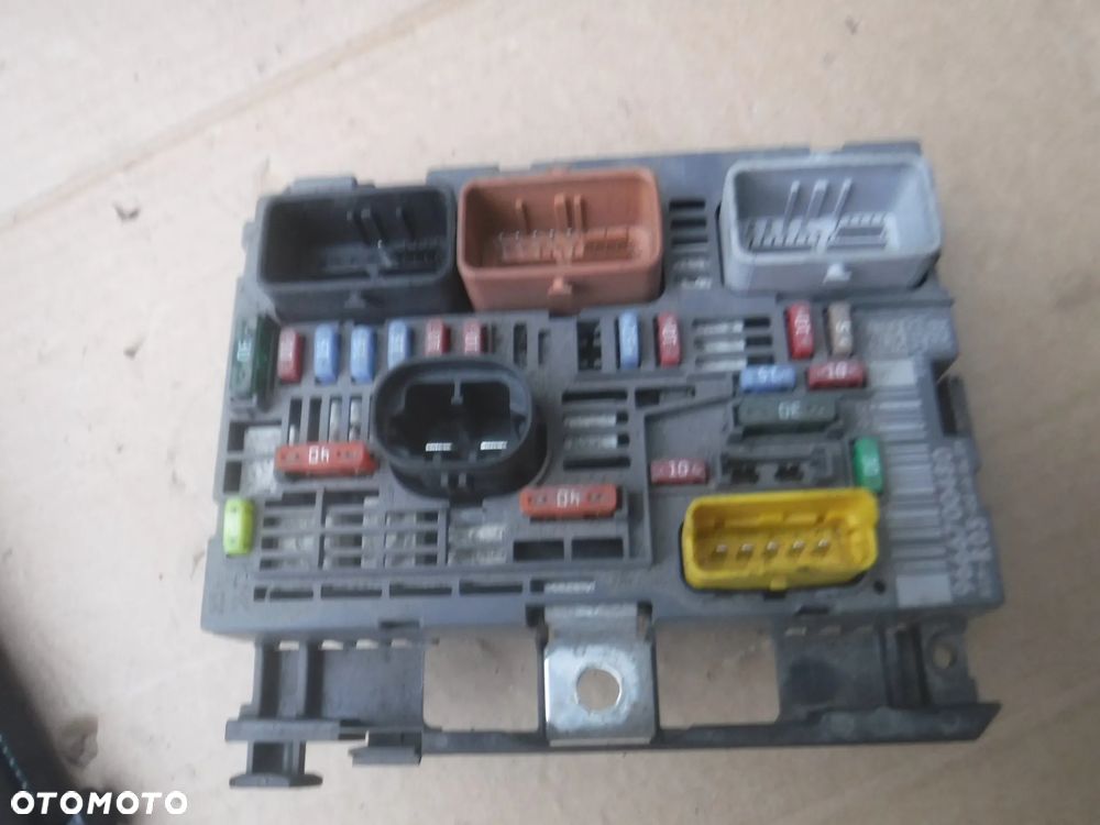 Peugeot Partner II Citroen Berlingo 1.6 HDI modul BSI skrzynka sterownik 9666700480 - 1