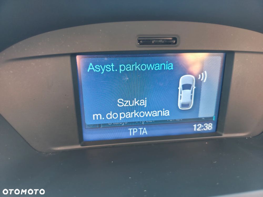 Ford Grand C-MAX - 11