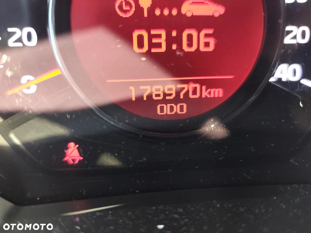 Kia Ceed 1.6 CRDi 128 ISG Dream Team Edition - 10