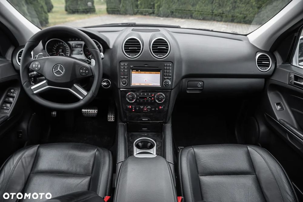 Mercedes-Benz ML 63 AMG 4Matic 7G-TRONIC 10th Anniversary - 6