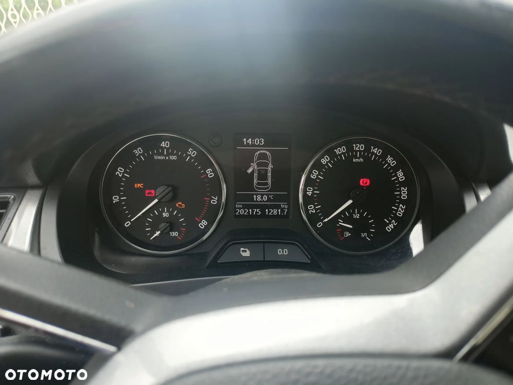 Skoda RAPID 1.2 Active Max - 9