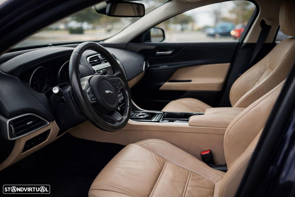 Jaguar XE 20d Aut. Prestige - 44