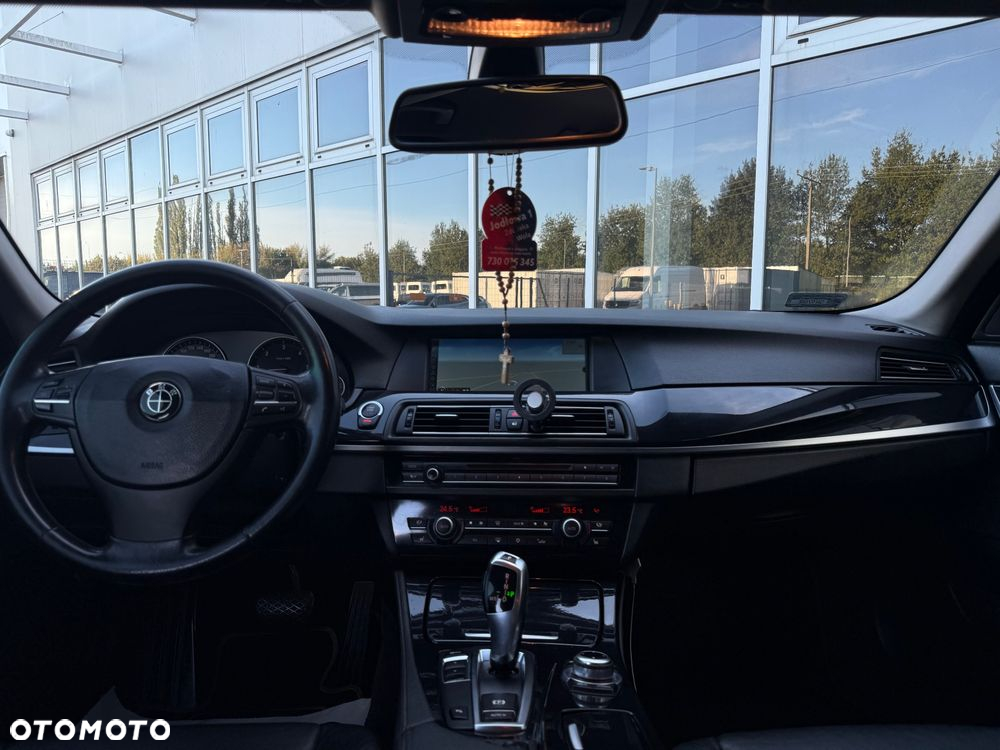 BMW Seria 5 520d Touring - 29