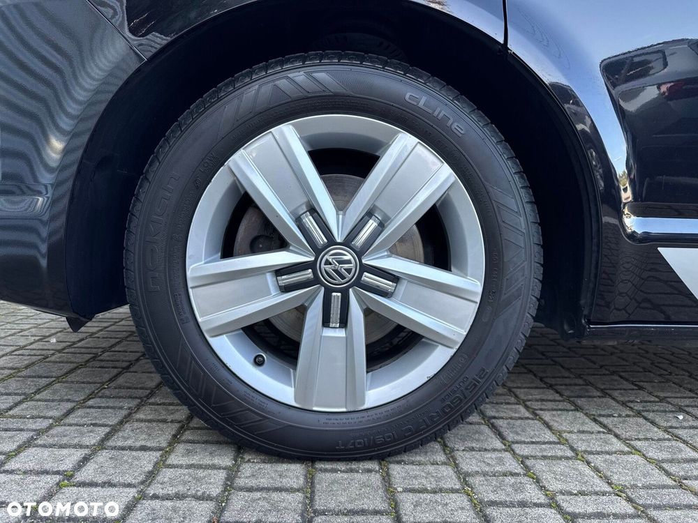 Volkswagen Multivan - 33