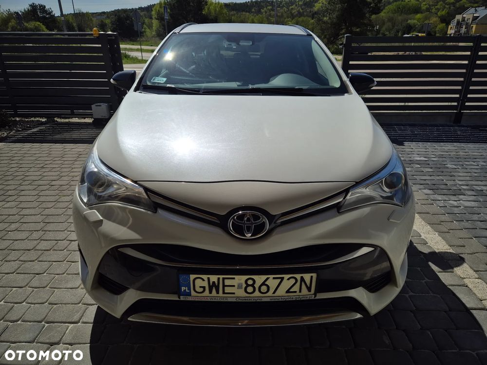 Toyota Avensis 1.8 Selection MS - 1