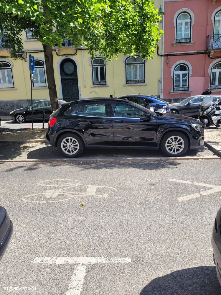 Mercedes-Benz GLA 200 Urban - 9