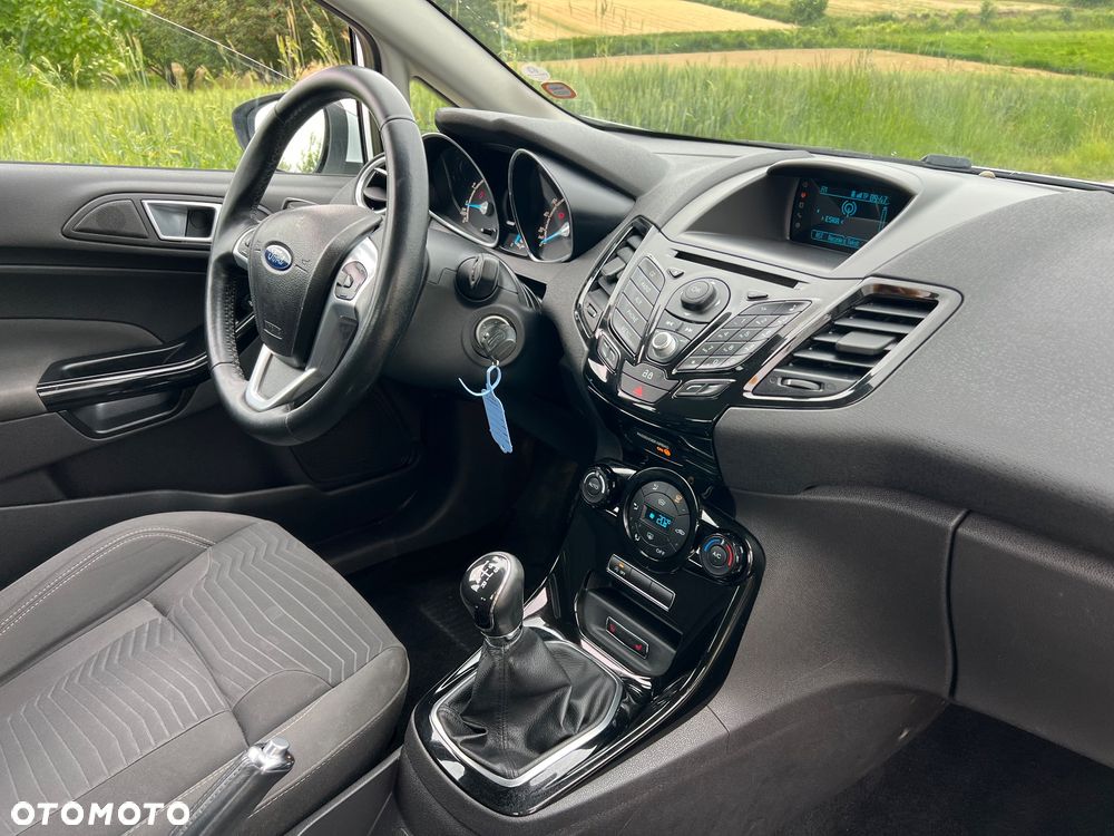 Ford Fiesta 1.0 EcoBoost Hybrid S&S TITANIUM - 23