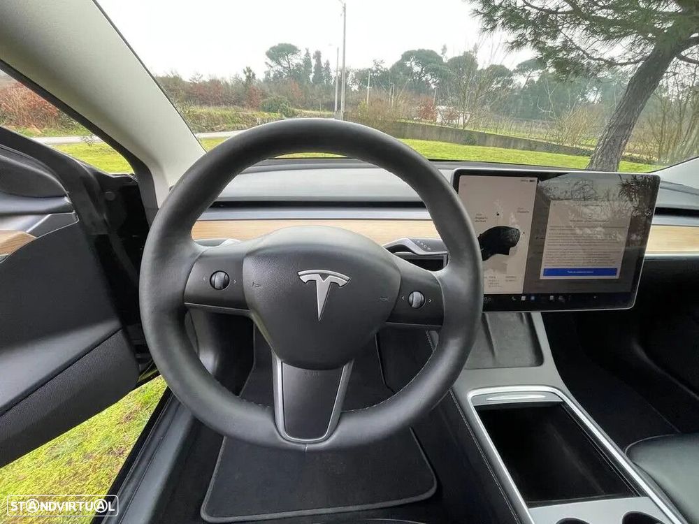 Tesla Model 3 - 8