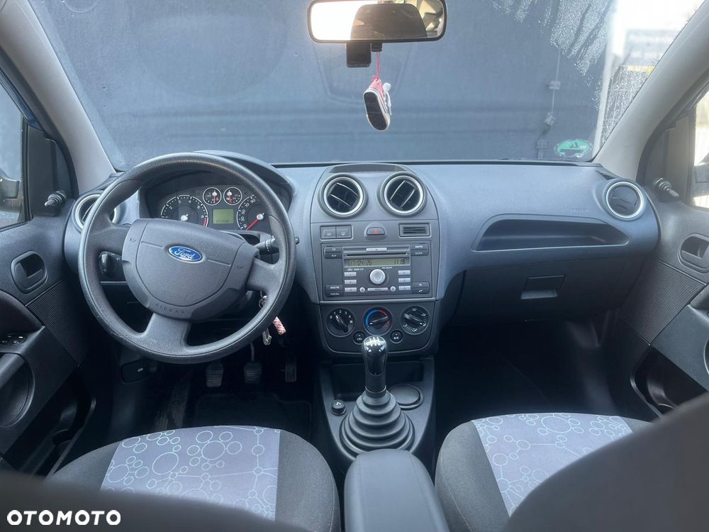 Ford Fiesta 1.3 Trend - 26