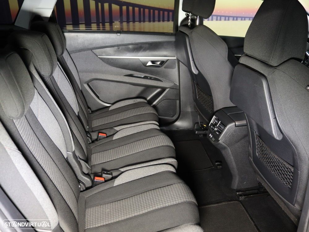 Peugeot 5008 PureTech 130 EAT6 Allure - 12