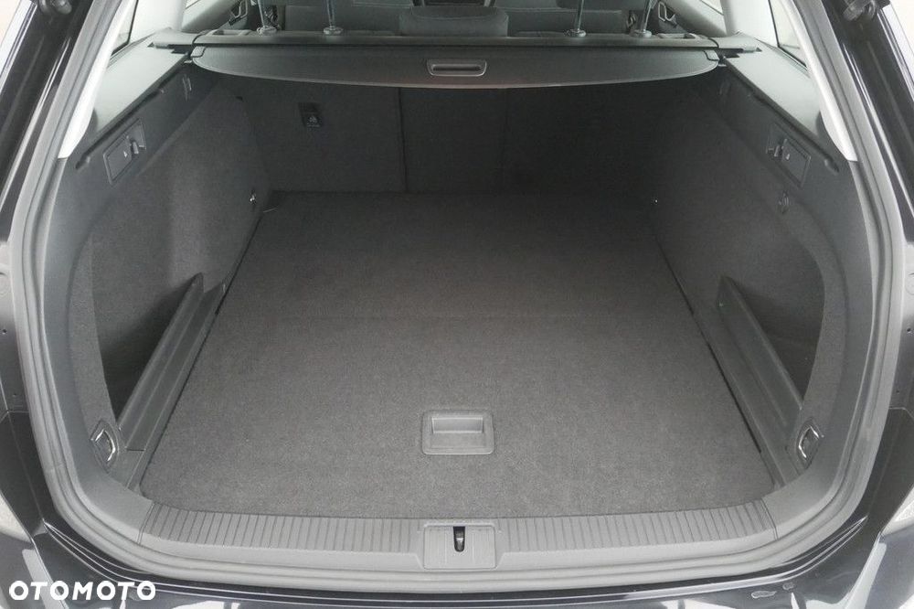 Volkswagen Passat Variant 2.0 TSI Business DSG - 16
