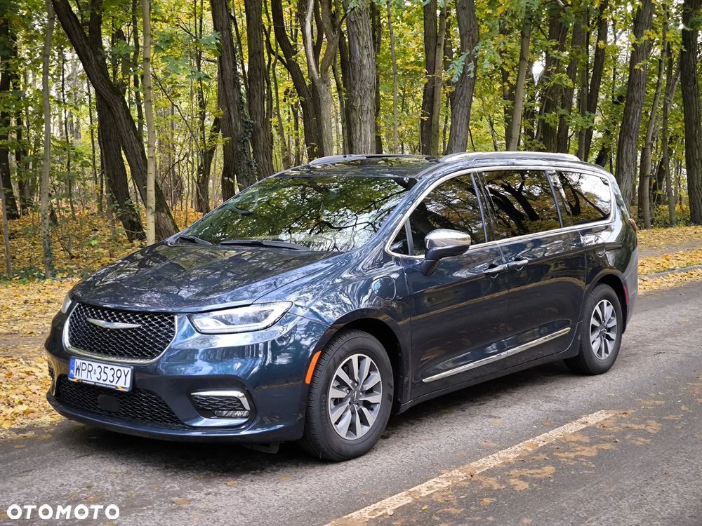 Chrysler Pacifica - 8