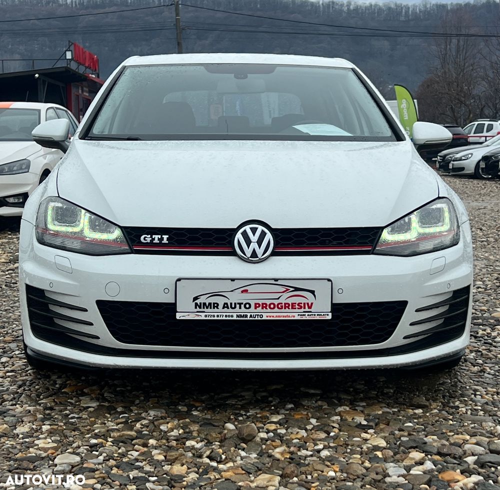 Volkswagen Golf 1.6 TDI BMT Comfortline - 10