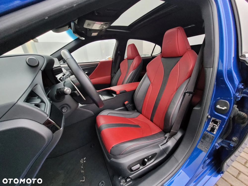 Lexus ES 300h F Sport Edition - 11