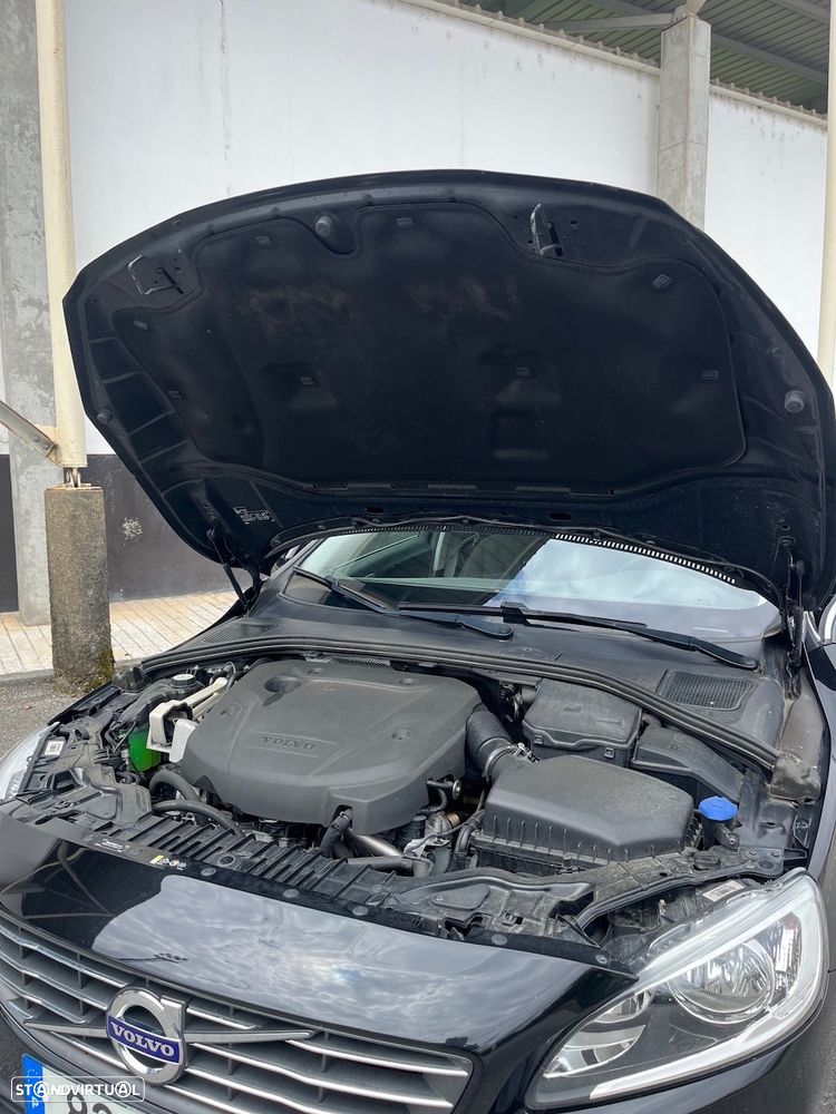 Volvo V60 2.0 D2 Momentum Geartronic - 11