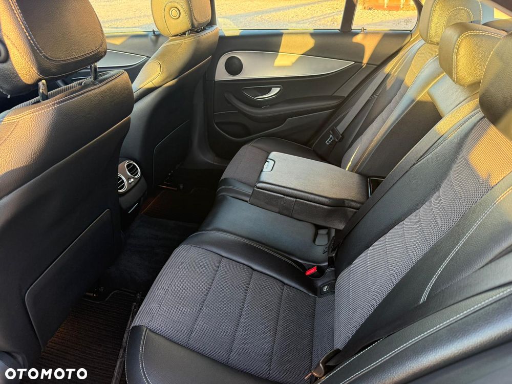 Mercedes-Benz Klasa E - 17